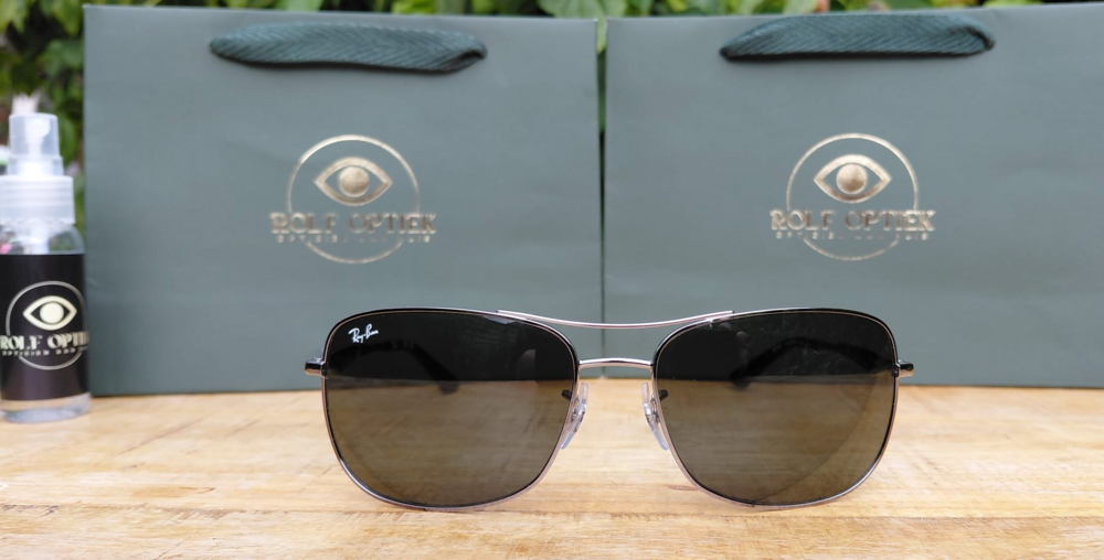 Ray-Ban RB 3515 004/71 &ndash; Stoer, stijlvol en functioneel